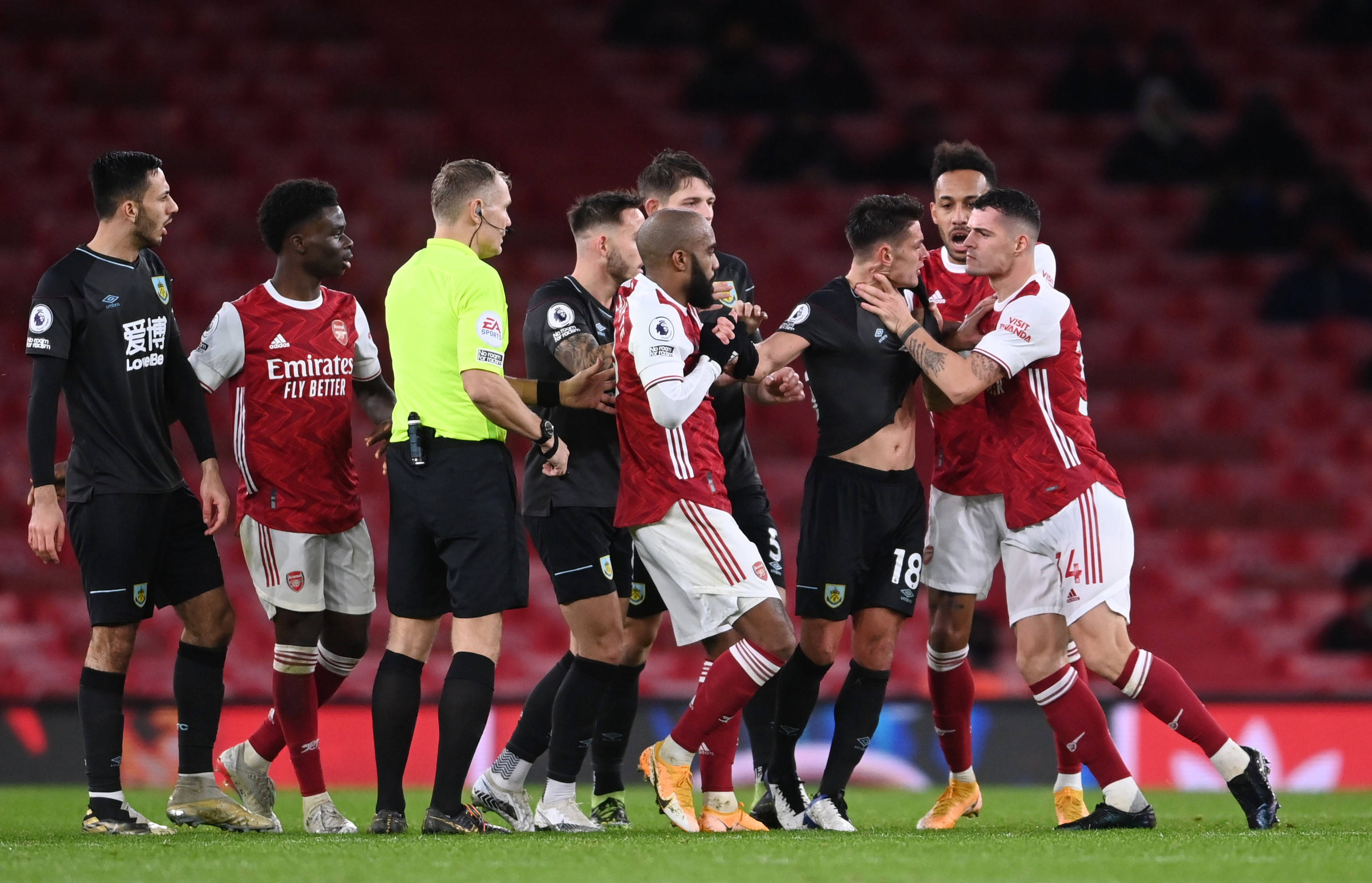 约翰逊谈加盟掘金：期待与约基奇一起冲击总冠军 力争尽快建立团队默契